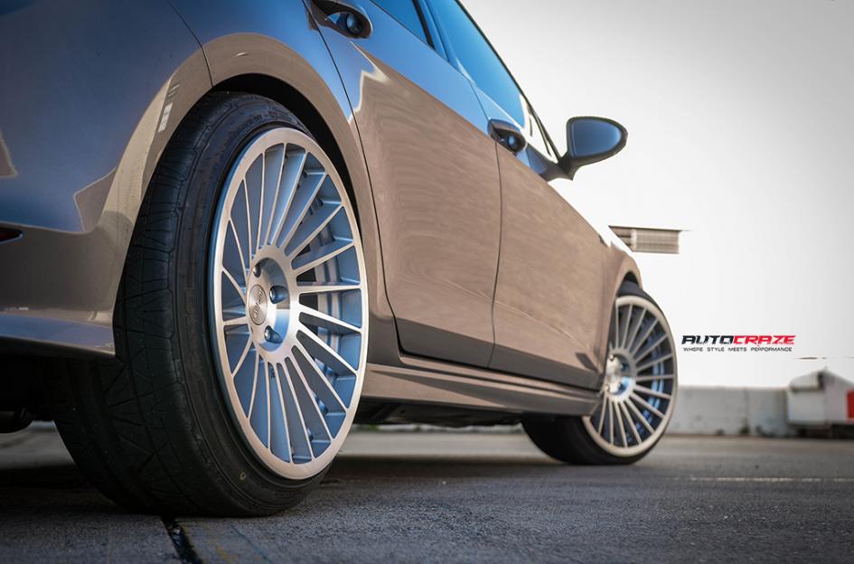 VOLKSWAGEN GOLF IND T SILVER MACHINED FACE